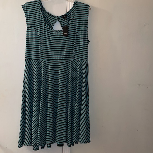torrid Dresses & Skirts - NWT Torrid stripped midi dress size 3